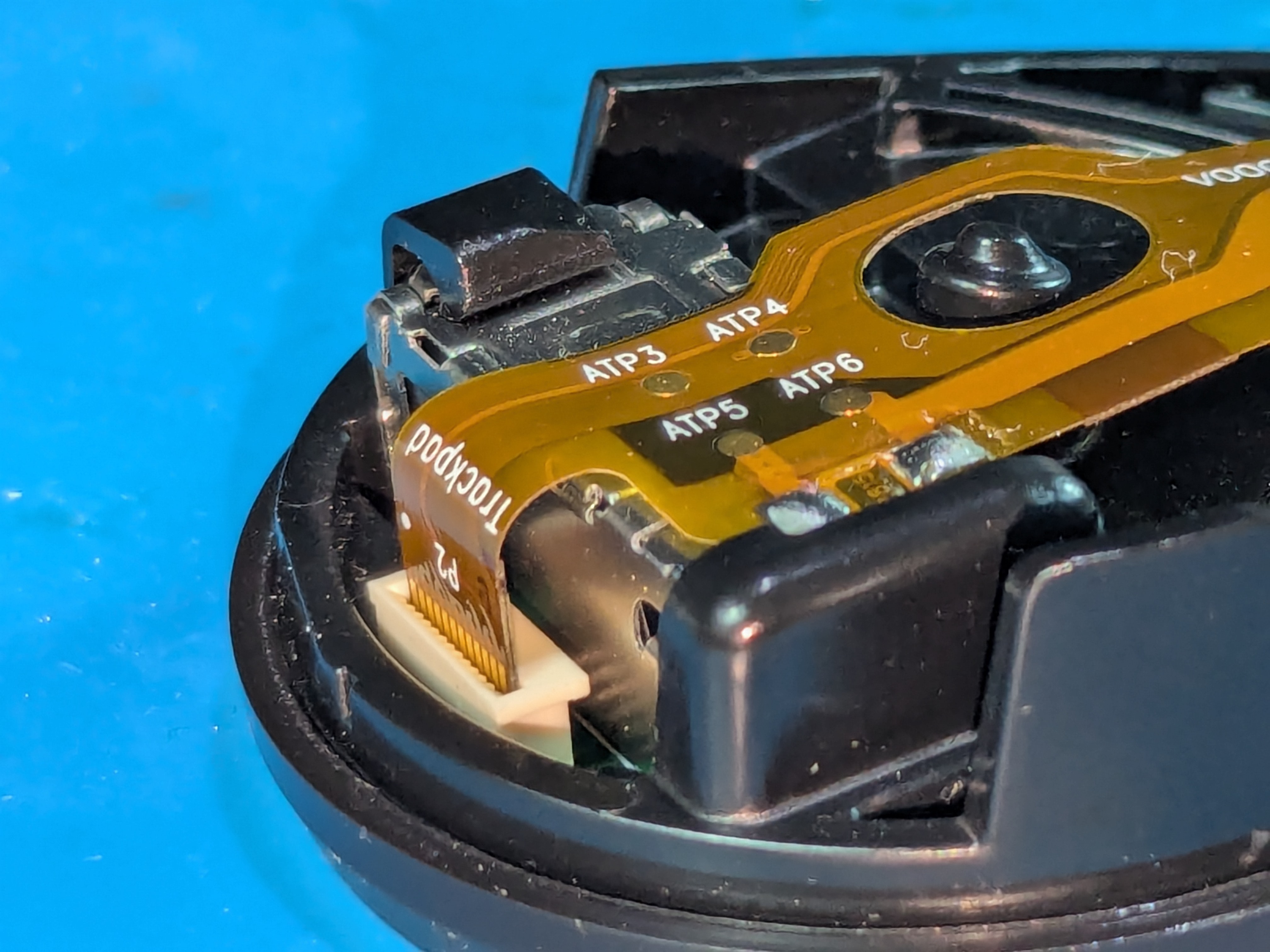 Trackpad_Ribbon_Cable_1