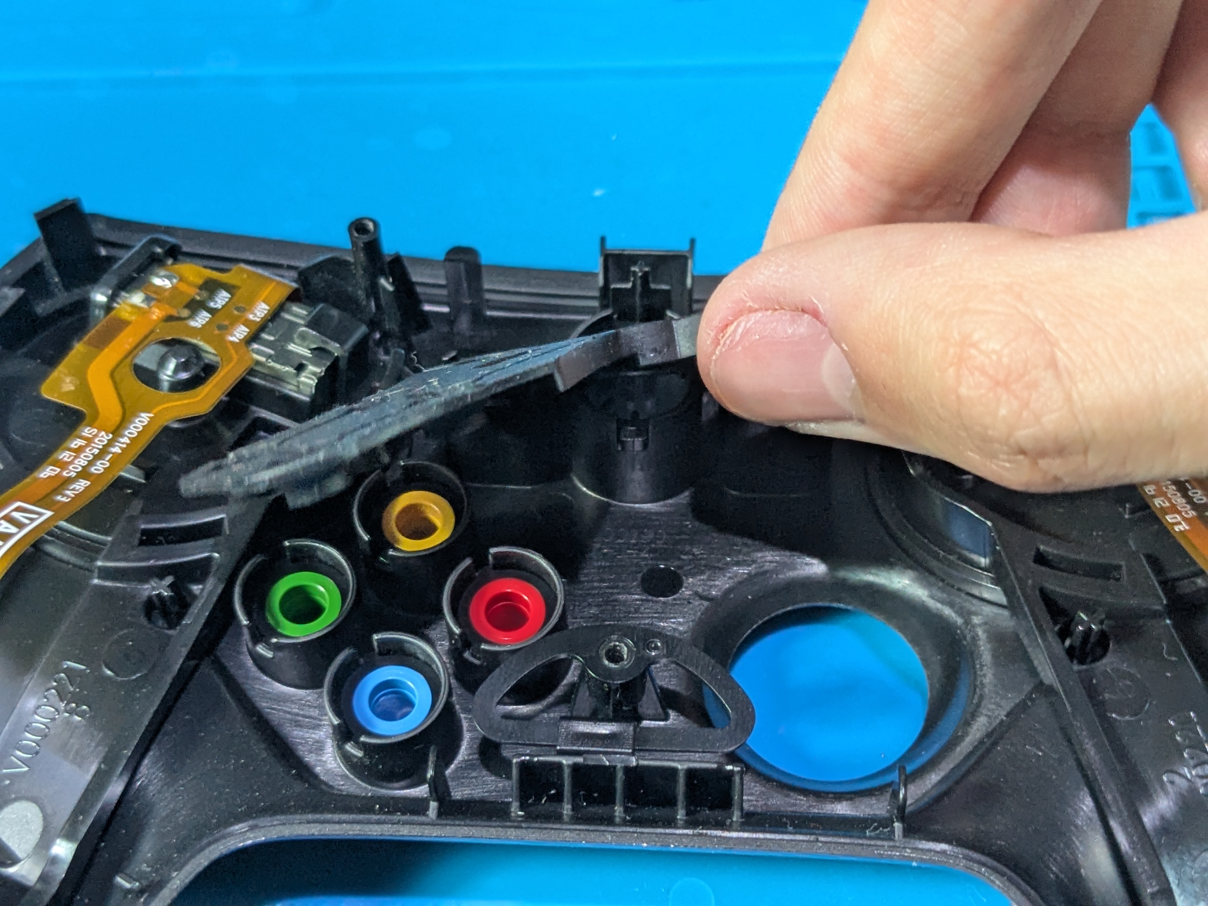 Taking_Off_Front_Buttons_Membrane