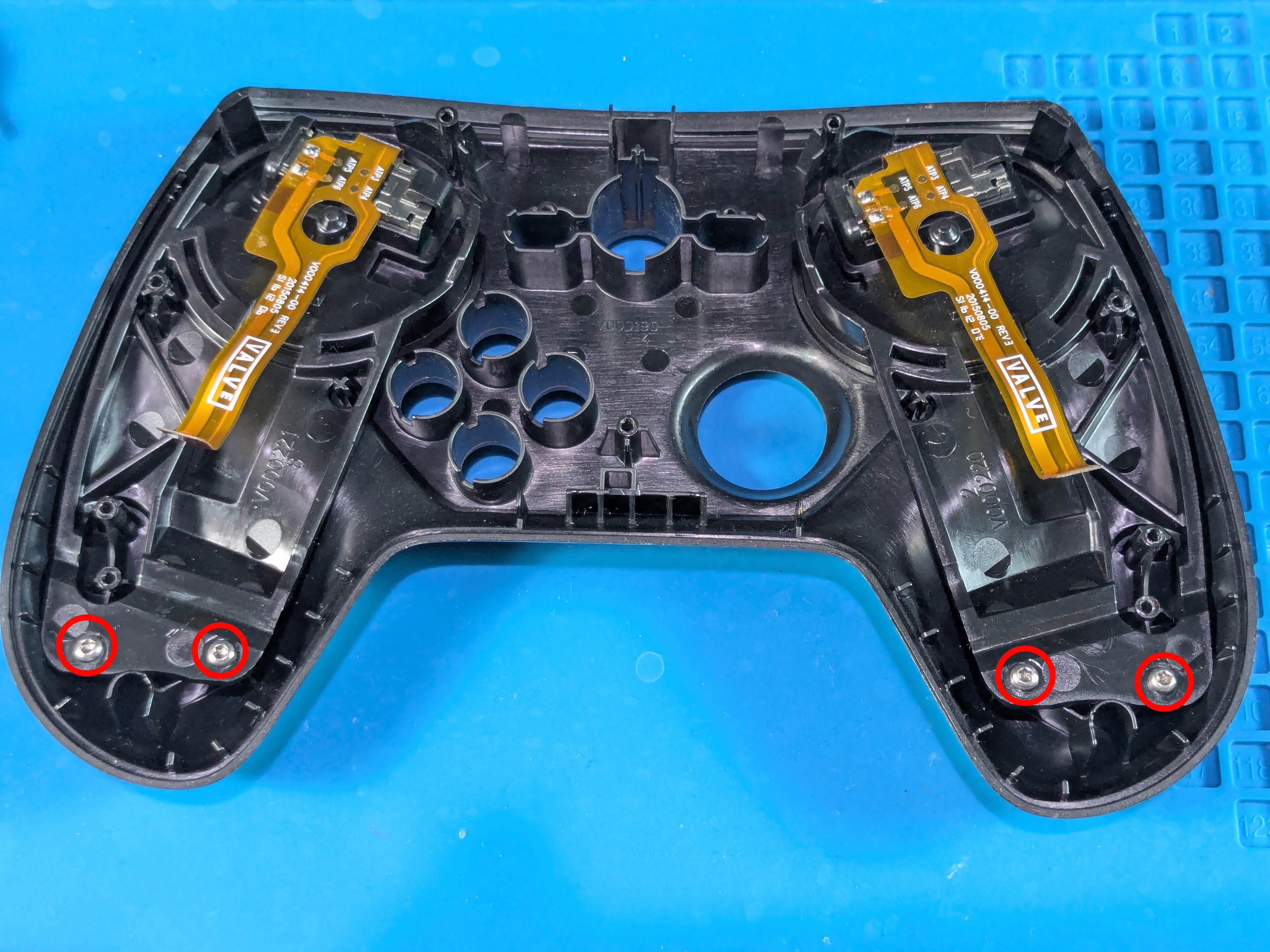 Trackpad_Screw_Locations_Edited