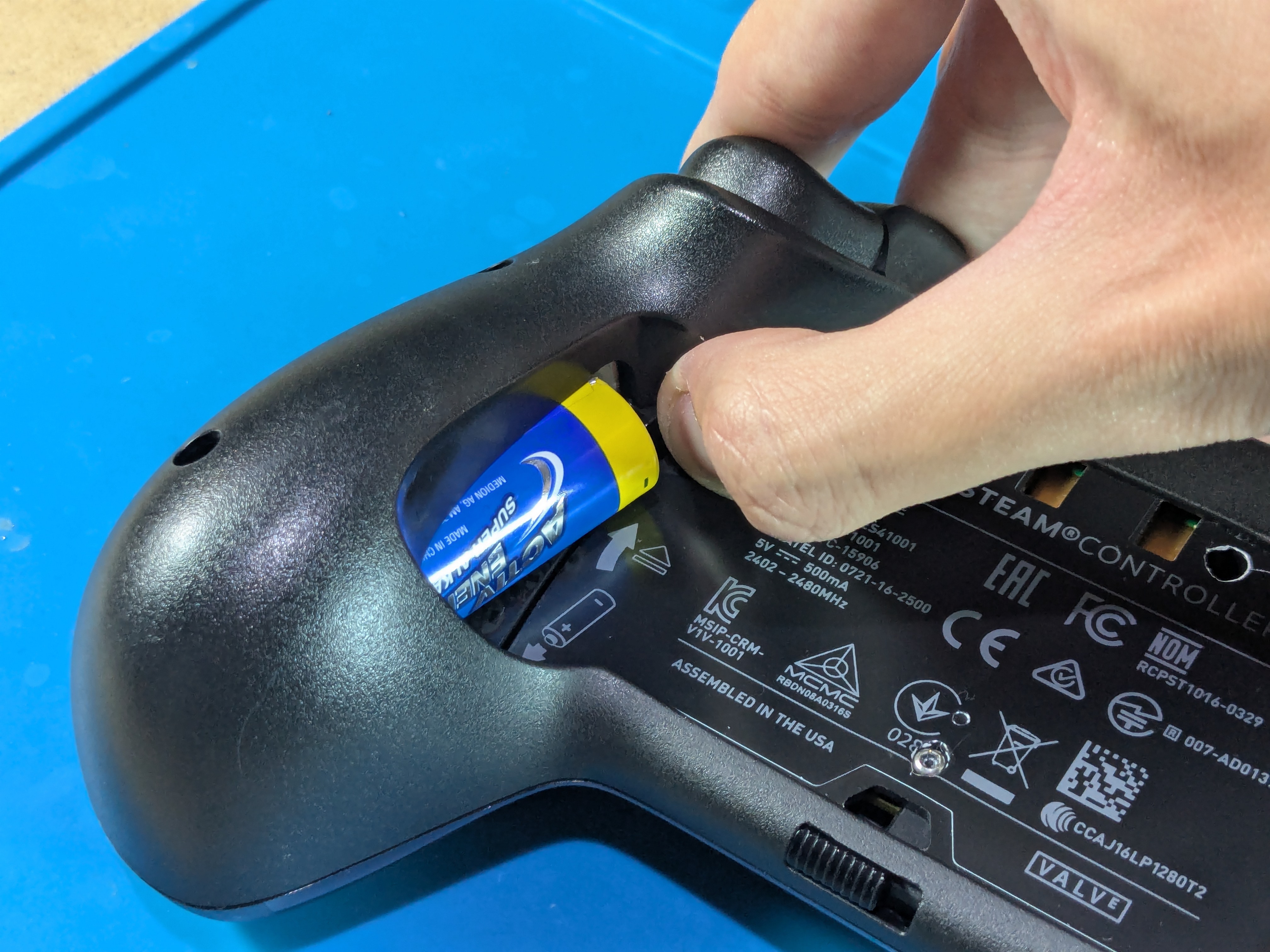 Push_In_Battery_Holder